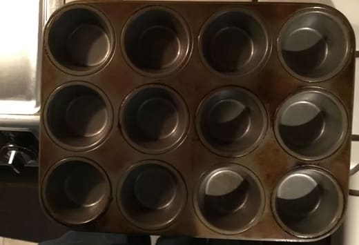 How To Clean A Cupcake Pan